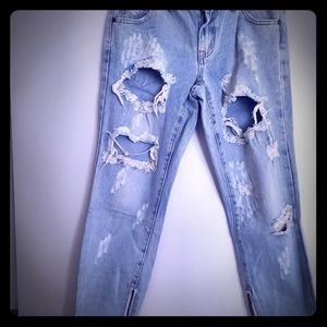 womens distressed jeans